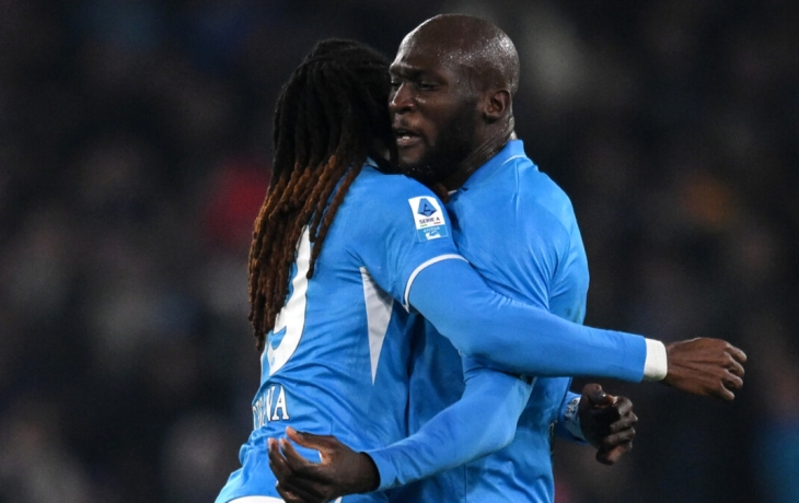 «Ювентус» уступил «Наполи» и потерпел первое поражение в Серии А «Ювентус» уступил «Наполи» и потерпел первое поражение в Серии А