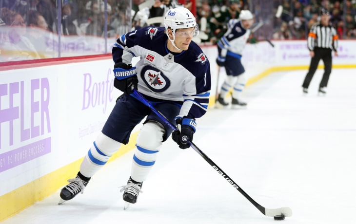 &laquo;Виннипег&raquo; обыграл &laquo;Каролину&raquo; в матче НХЛ, Наместников отдал передачу