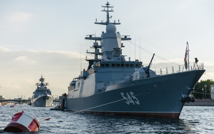 Британский флот подняли по тревоге из-за российского судна