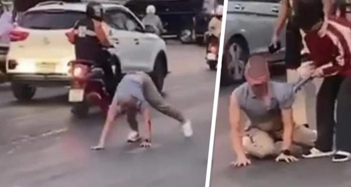 В Таиланде турист-квадробер напился и начал ползать на четвереньках между машин на дороге, вызвав хаос В Таиланде турист-квадробер напился и начал ползать на четвереньках между машин на дороге, вызвав хаос