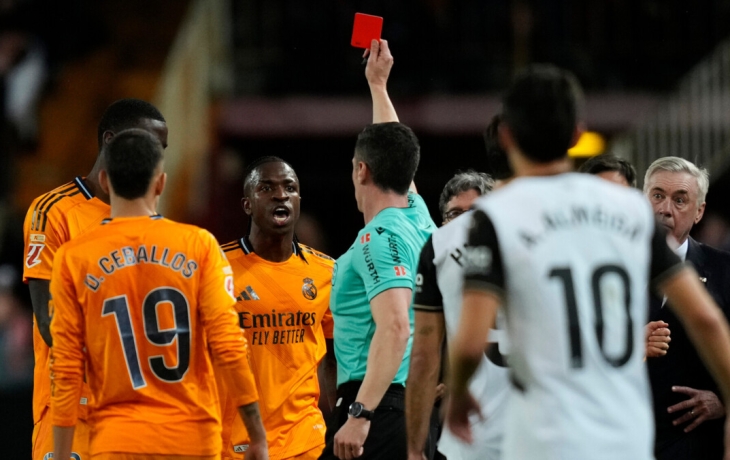 &laquo;Собираемся подать апелляцию на удаление Винисиуса. Думали, что это не красная&raquo; &mdash; Анчелотти