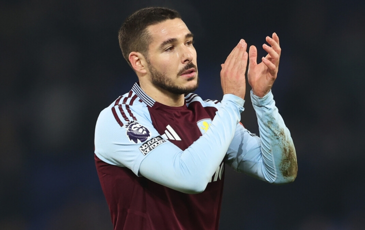 Полузащитник Буэндия перешел из &laquo;Астон Виллы&raquo; в &laquo;Байер&raquo; на правах аренды