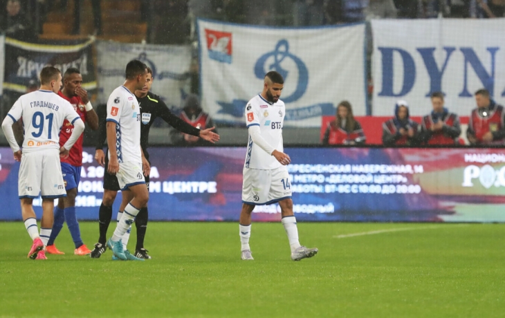 Тренер &laquo;Динамо&raquo; назвал глупым удаление Маухуба в матче Кубка России с ЦСКА