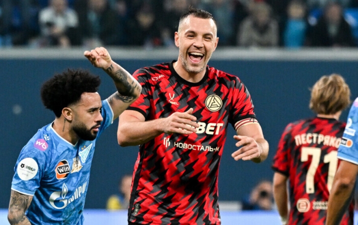 Хубулов: «Для меня одно удовольствие играть с таким опытным и классным нападающим, как Дзюба» Хубулов: «Для меня одно удовольствие играть с таким опытным и классным нападающим, как Дзюба»