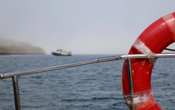 Мужчина свалился за борт парома в Финском заливе и пропал