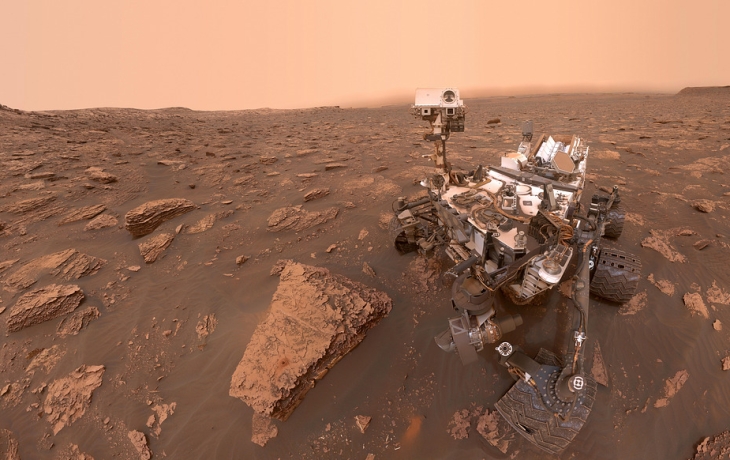 Посмотрите на цветные облака, которые плывут в небе над марсоходом «Кьюриосити» Посмотрите на цветные облака, которые плывут в небе над марсоходом «Кьюриосити»