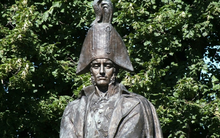 В Эстонии решили не сносить памятник Барклаю-де-Толли В Эстонии решили не сносить памятник Барклаю-де-Толли