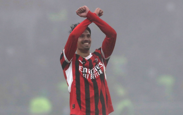 &laquo;Милан&raquo; продлил контракт с полузащитником Рейндерсом