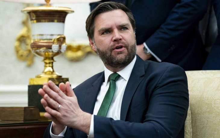 &laquo;Невежественно и грубо&raquo;: Вэнса осудили за слова о &laquo;китайских крестьянах&raquo;