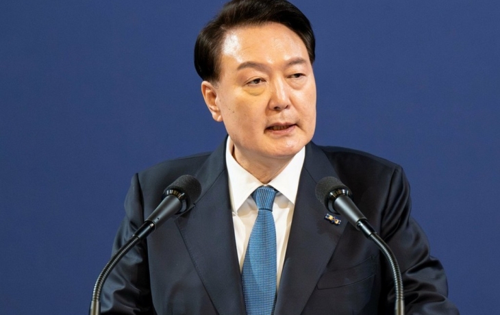 Следователи пытаются проникнуть в резиденцию Юн Сок Ёля окольными путями