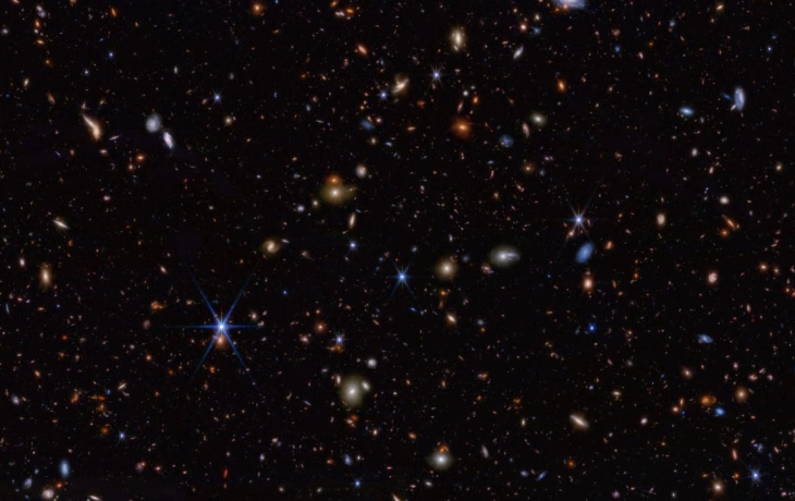 &laquo;Уэбб&raquo; обнаружил галактику с неожиданно сложной химией на заре Вселенной