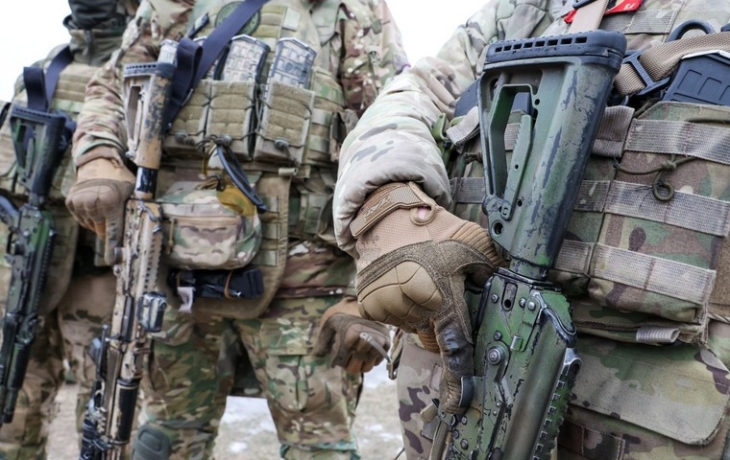 Мальчик из Курской области восемь месяцев встречает бойцов РФ у своего дома