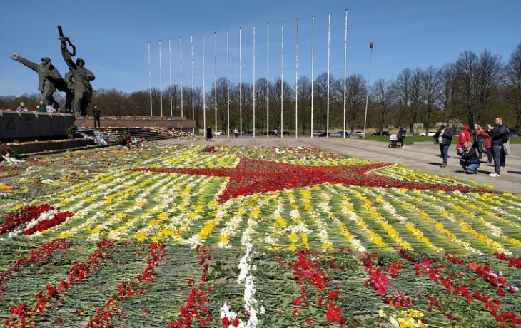 &laquo;Из области психиатрии&raquo;: объяснен отказ Прибалтики от празднования 9 Мая